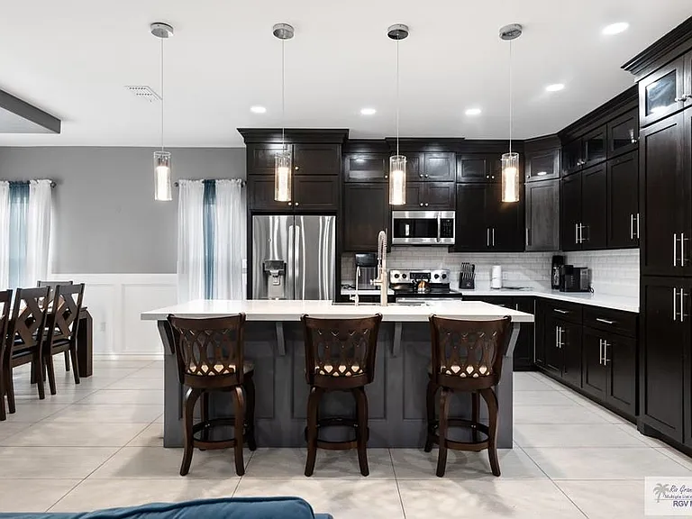7180 Dominica Dr — Photo 4
