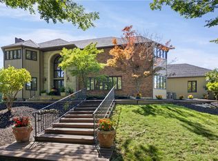24 Woodland Dr, Batavia, NY 14020