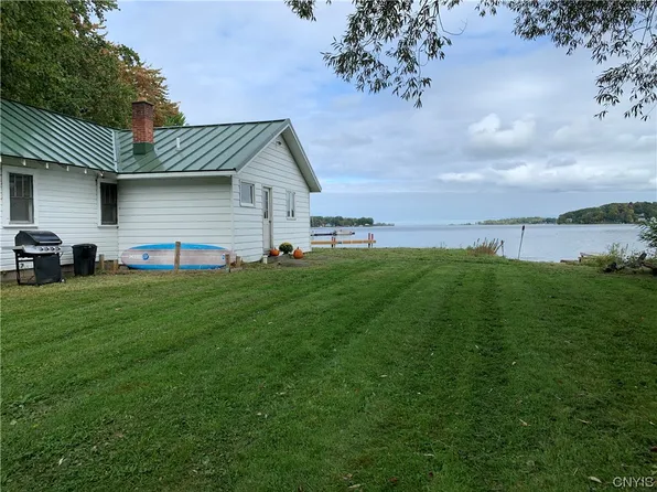 14404 W Bay Rd, Sterling, NY 13156