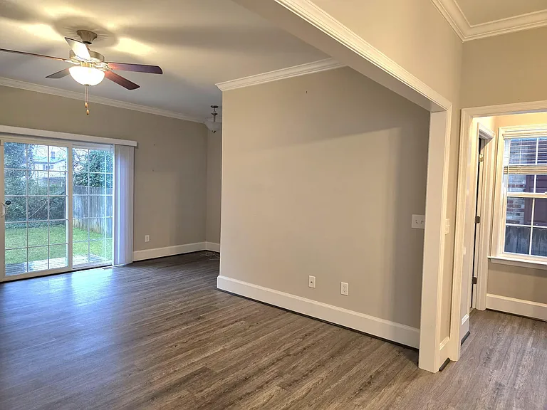 906 White St — Photo 6