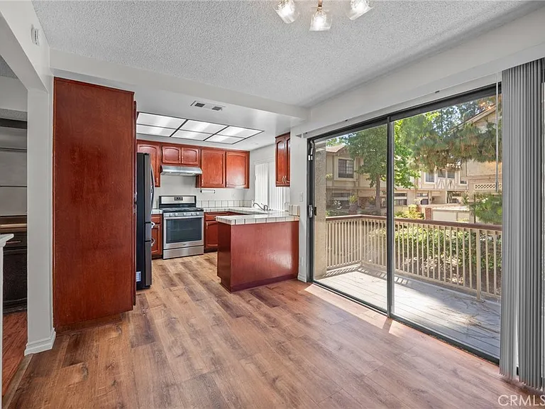 7100 Balboa Blvd #803 — Photo 17