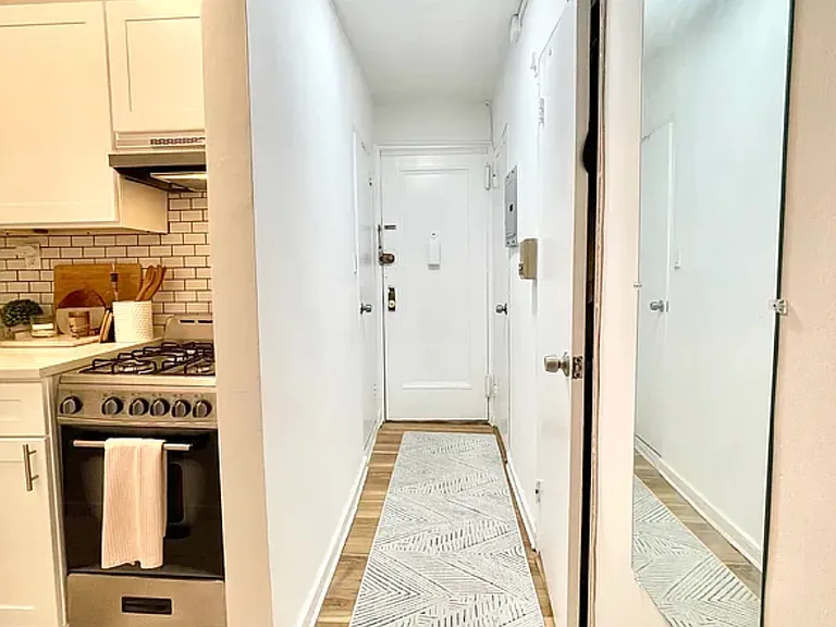 30 E 22nd St #3A — Photo 5