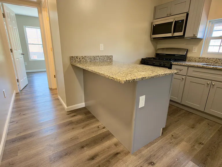 801 W Broad St #4 — Photo 10