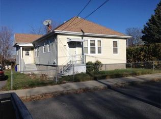 578 Penn St, Fall River, MA 02724