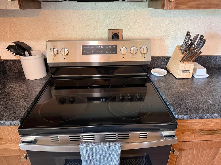 2560 Coffeen Ave — Photo 37