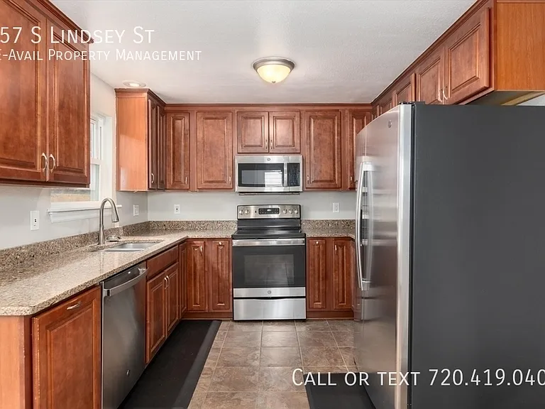 157 S Lindsey St — Photo 23