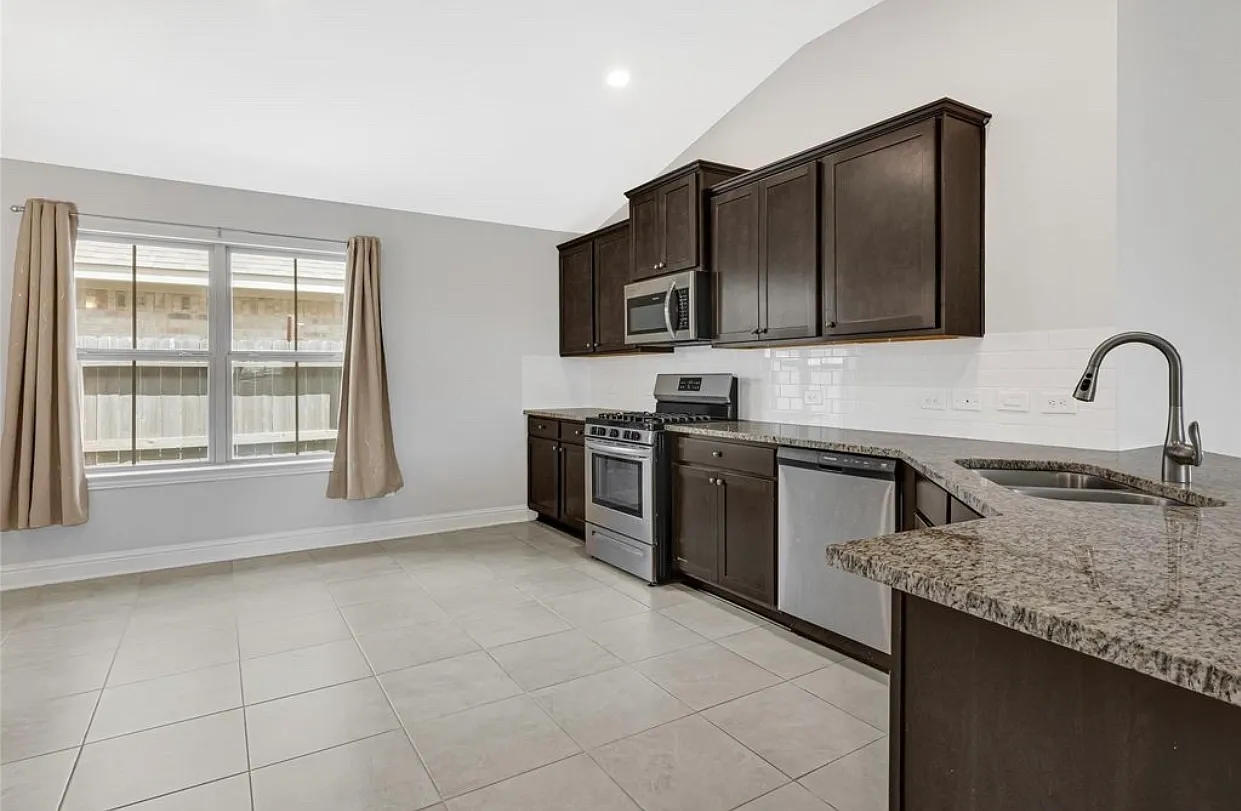 22211 Senoma Ridge Dr — Photo 2