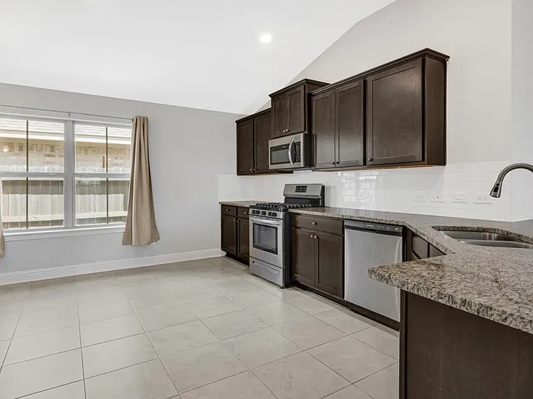 22211 Senoma Ridge Dr — Photo 2