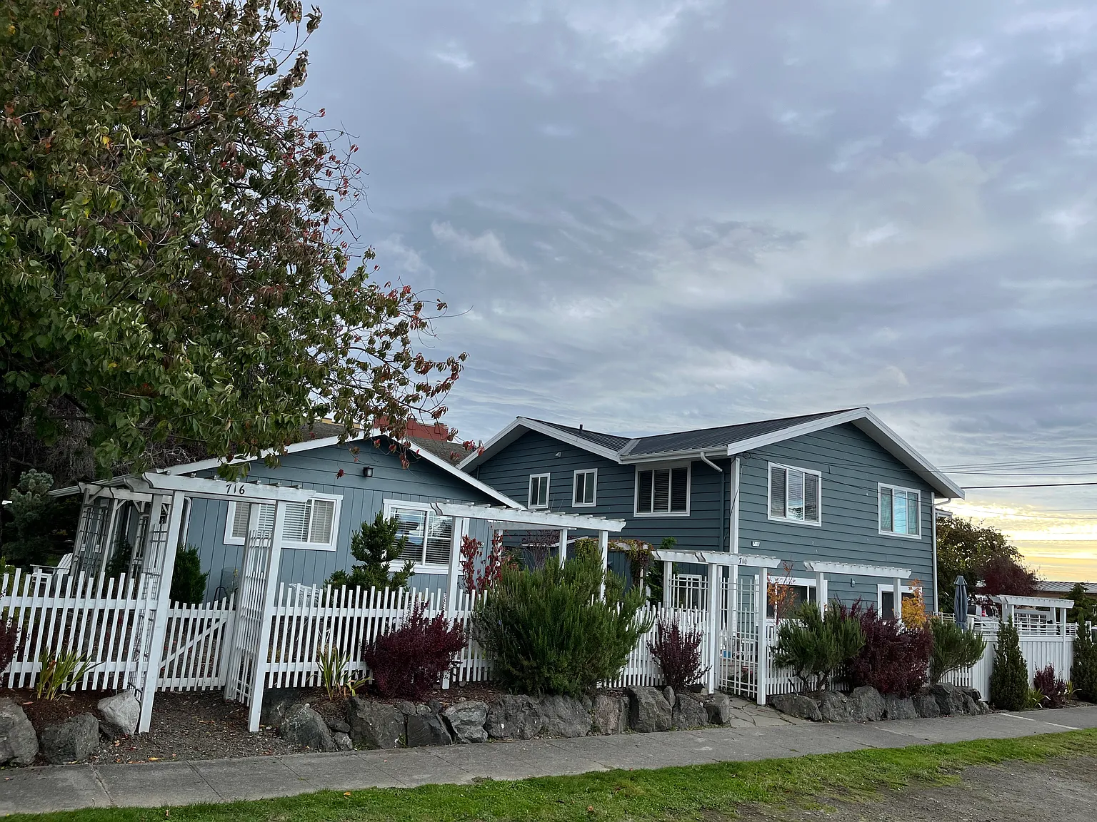 3 bed, 1600 sqft, $3,200 — Photo 1
