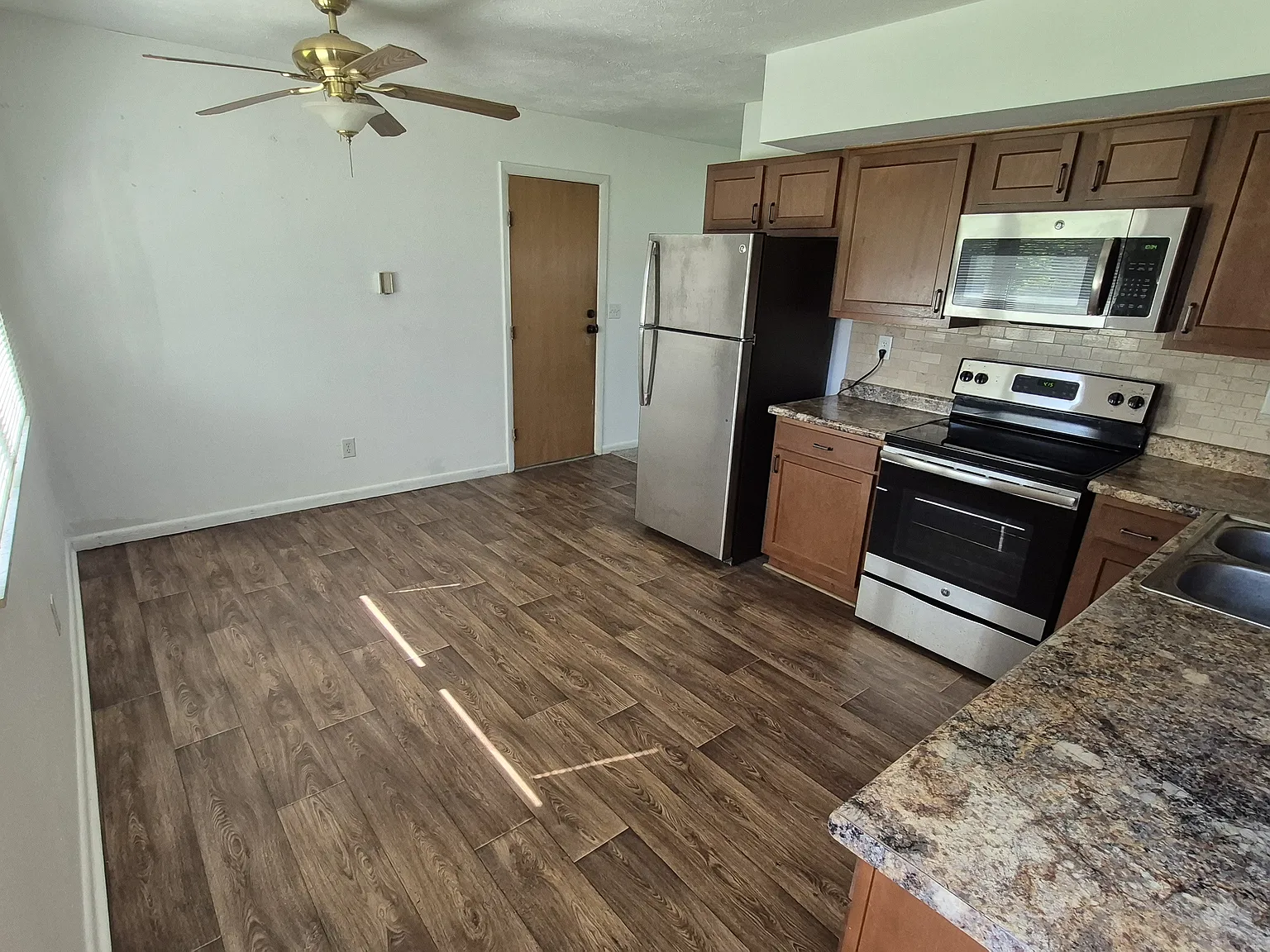 2146 Tulane Dr — Photo 4