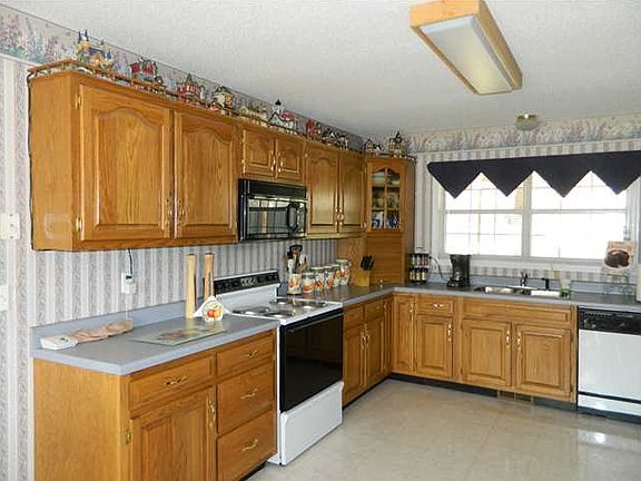 5th image of 11 Valley Breeze Dr