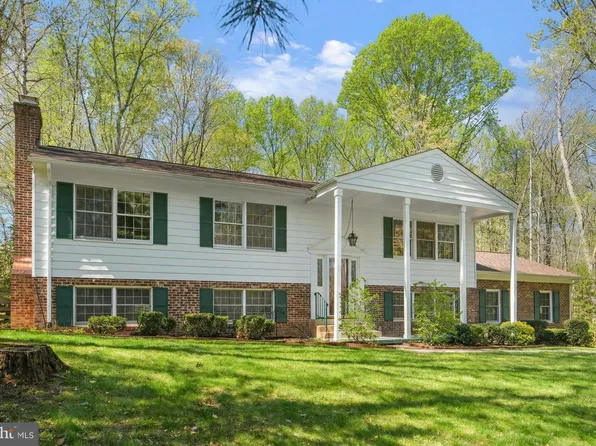 8118 Whitting Dr, Manassas, VA 20112