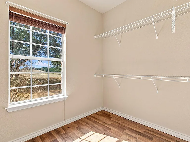 9729 FM 775 — Photo 16