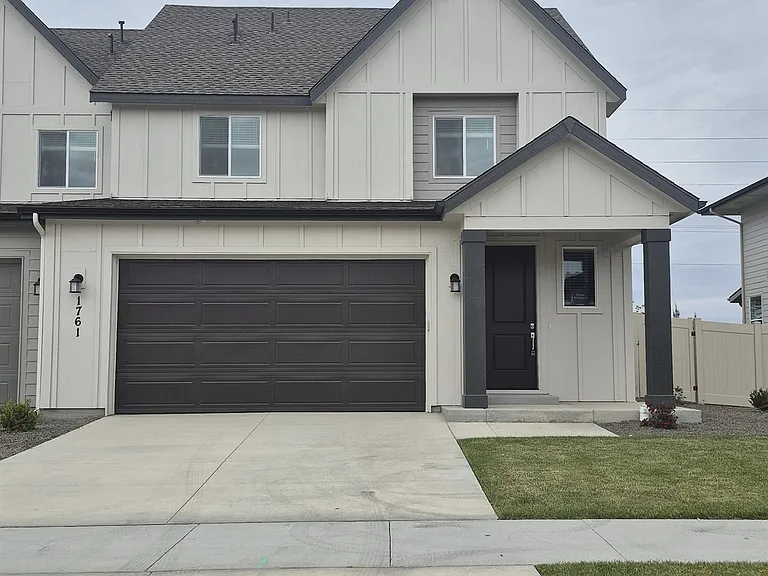 1761 N Big Star Ave — Photo 1