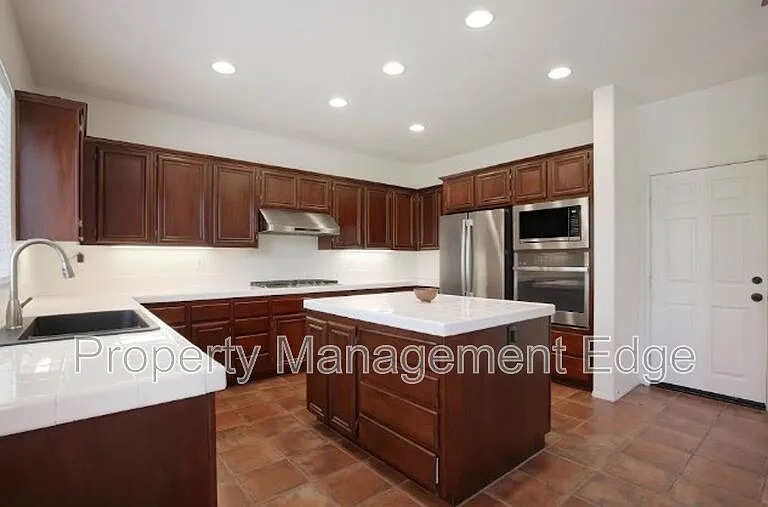 23536 Silverwood St — Photo 6