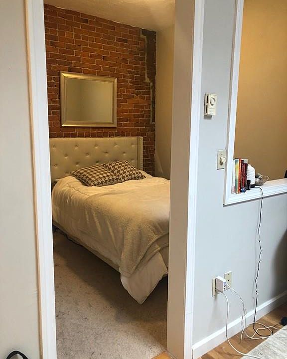 2nd image of 49 Hereford St APT 3R