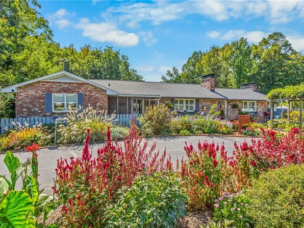 1859 Underpass Rd, Advance, NC 27006
