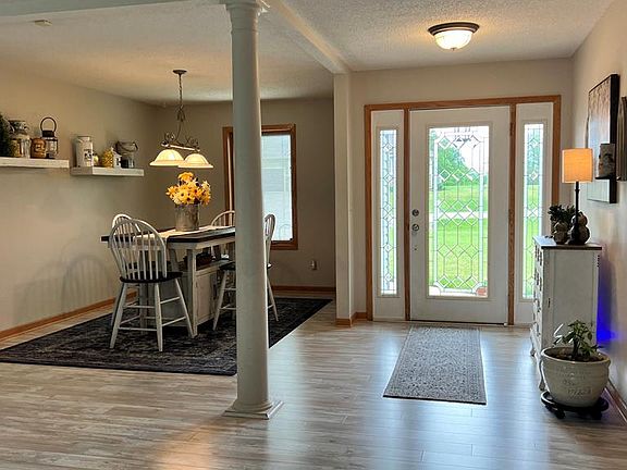 3rd image of 1332 Deer Creek Dr