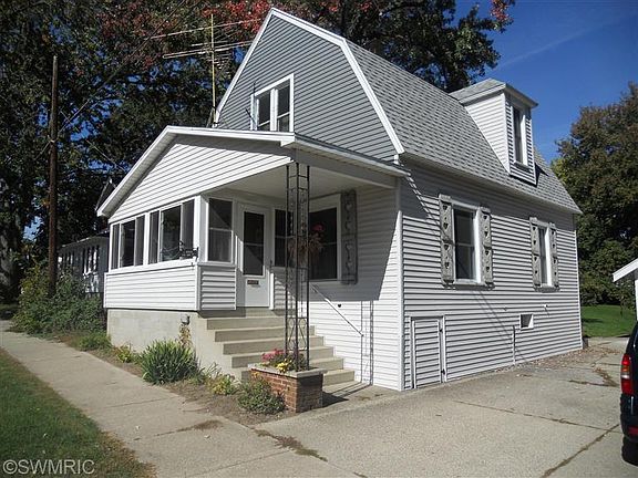2nd image of 3311 Oak St