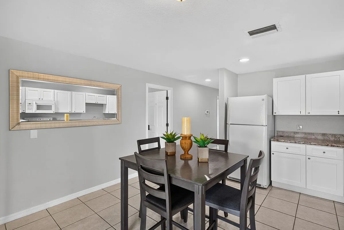 4 bed, 2.0 bath, 1188 sqft, $780 — Photo 3