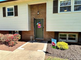 3510 Deal Mill Rd, Hudson, NC 28638