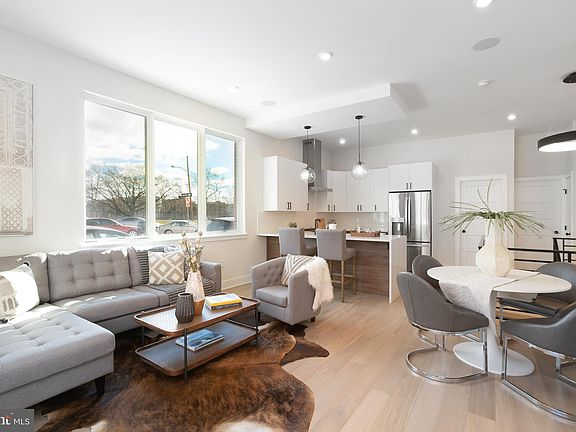 3rd image of 1836 E York St #101