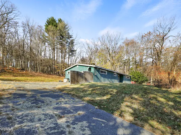 11 Fairview Rd, Great Barrington, MA 01230