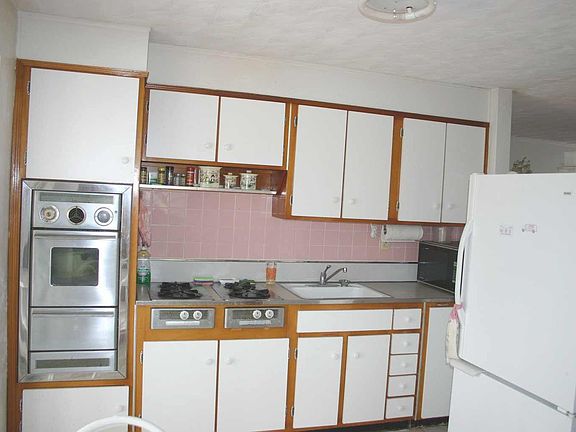 2nd image of 3120 NE 11th Ave