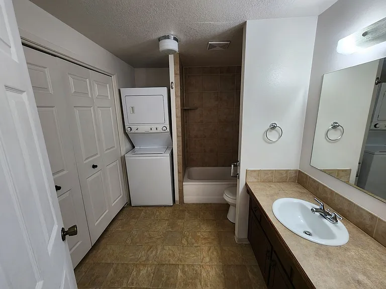 853-859 S White Cloud Dr — Photo 7