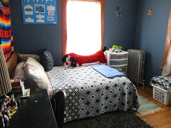 3rd image of 2310 W Granville Ave APT 2S