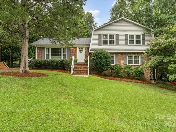 8229 Tifton Rd, Charlotte, NC 28226