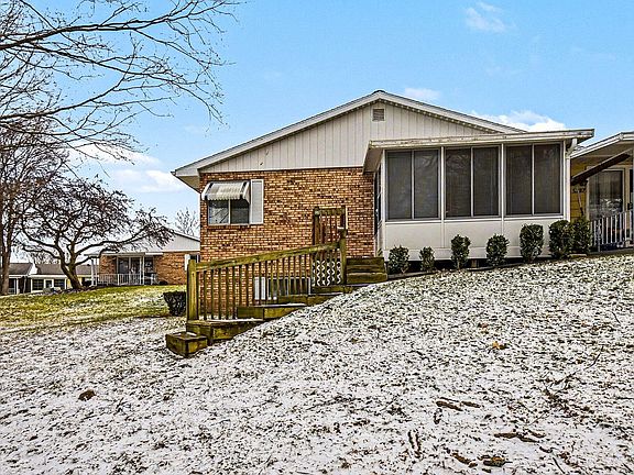 3rd image of 5785 Leisure South Dr SE #139
