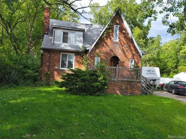 22725 Quinn Rd, Clinton Township, MI 48035