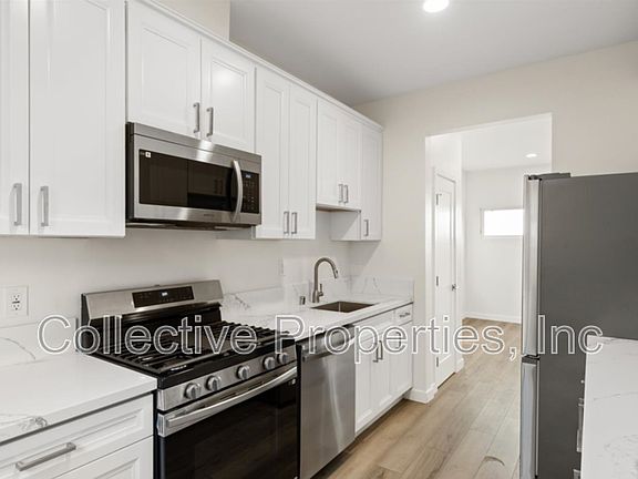3rd image of 2715 Columbia St #102