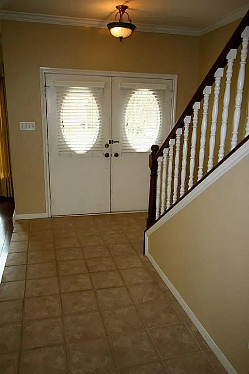 3 bed, 2.5 bath, 2136 sqft, $1,895 — Photo 3