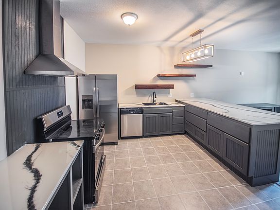 5th image of 217 E 19th St #5