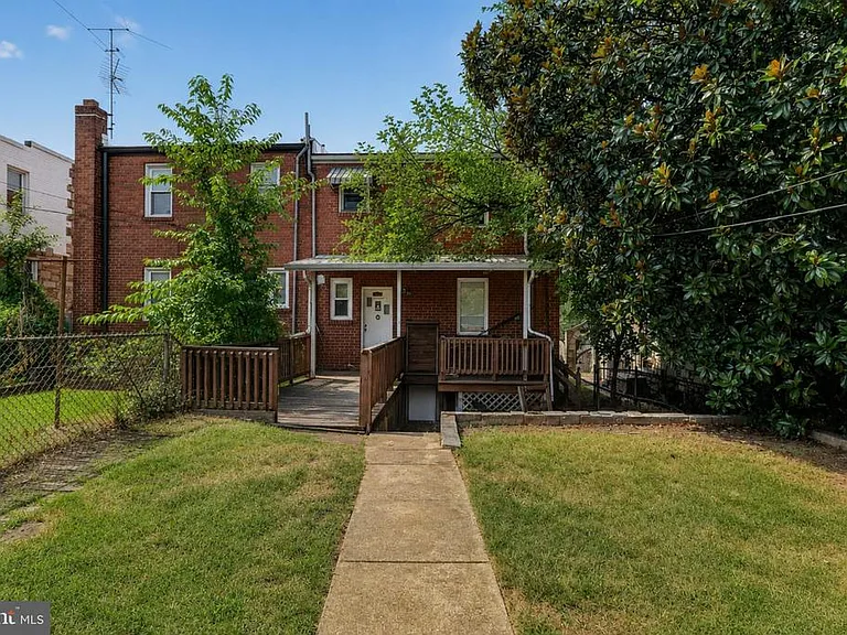 5016 E Capitol St NE — Photo 17