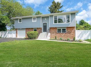 99 Tell Ave, Deer Park, NY 11729