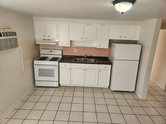 3rd image of 137 S 50th Ave #Gw