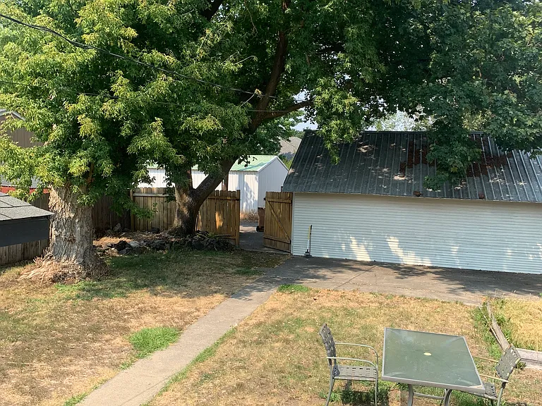 1227 E Augusta Ave #A — Photo 14