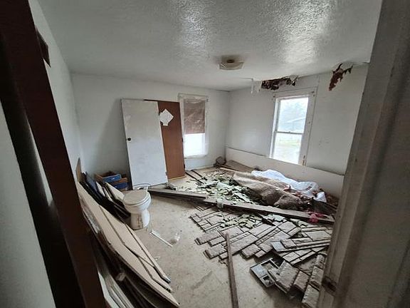 3rd image of 502 E Saint Charles Ave