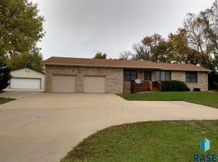 46422 W 38th Hwy, Hartford, SD 57033