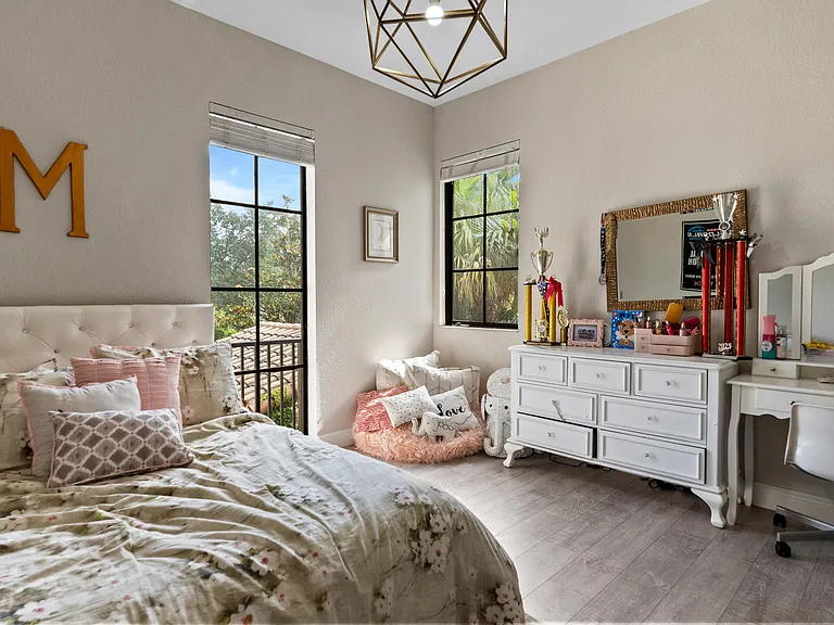 9521 Eden Mnr — Photo 78