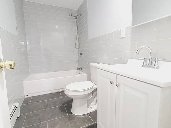 5th image of 6 Rutgers Ave APT B1