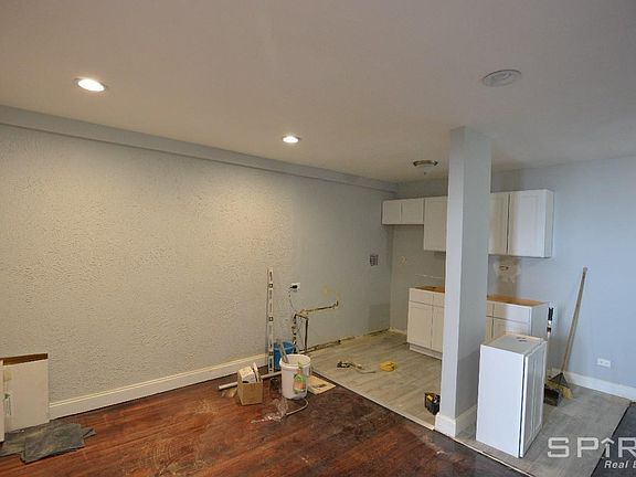 5th image of 557 E 21st St APT 6J