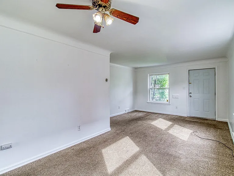 17720 Chester St — Photo 8