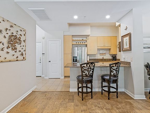 4th image of 3225 Turtle Creek Blvd APT 8