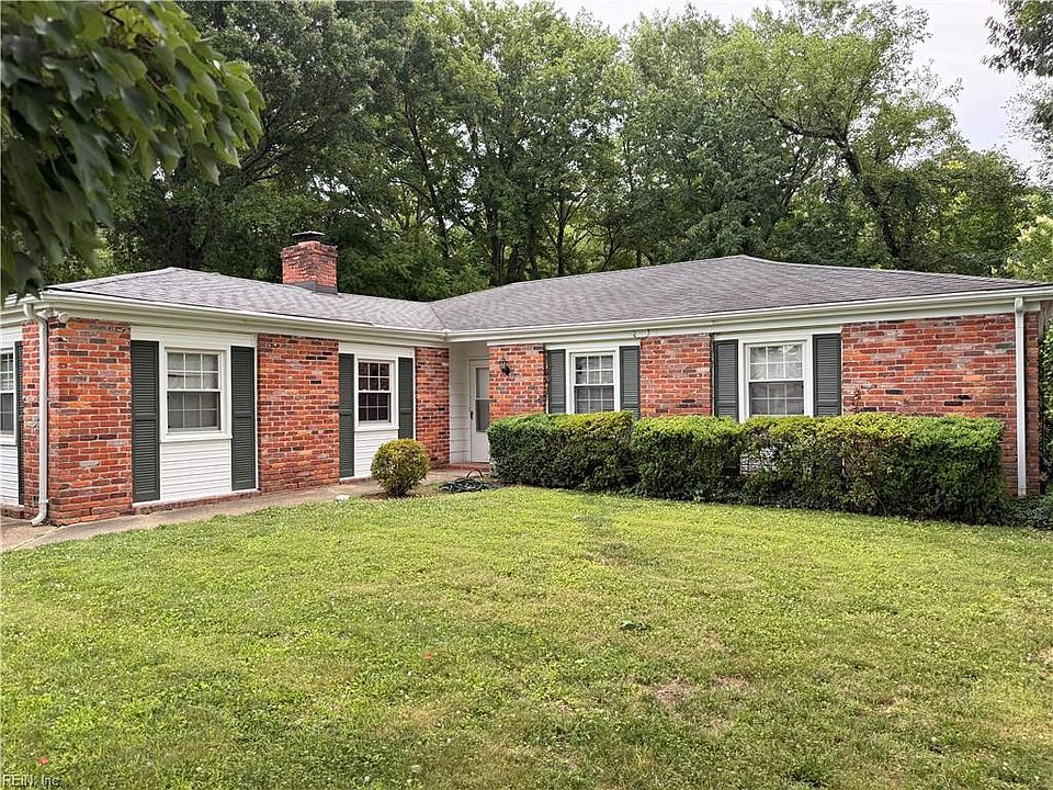 1st image of 804 Duke Of Suffolk Dr