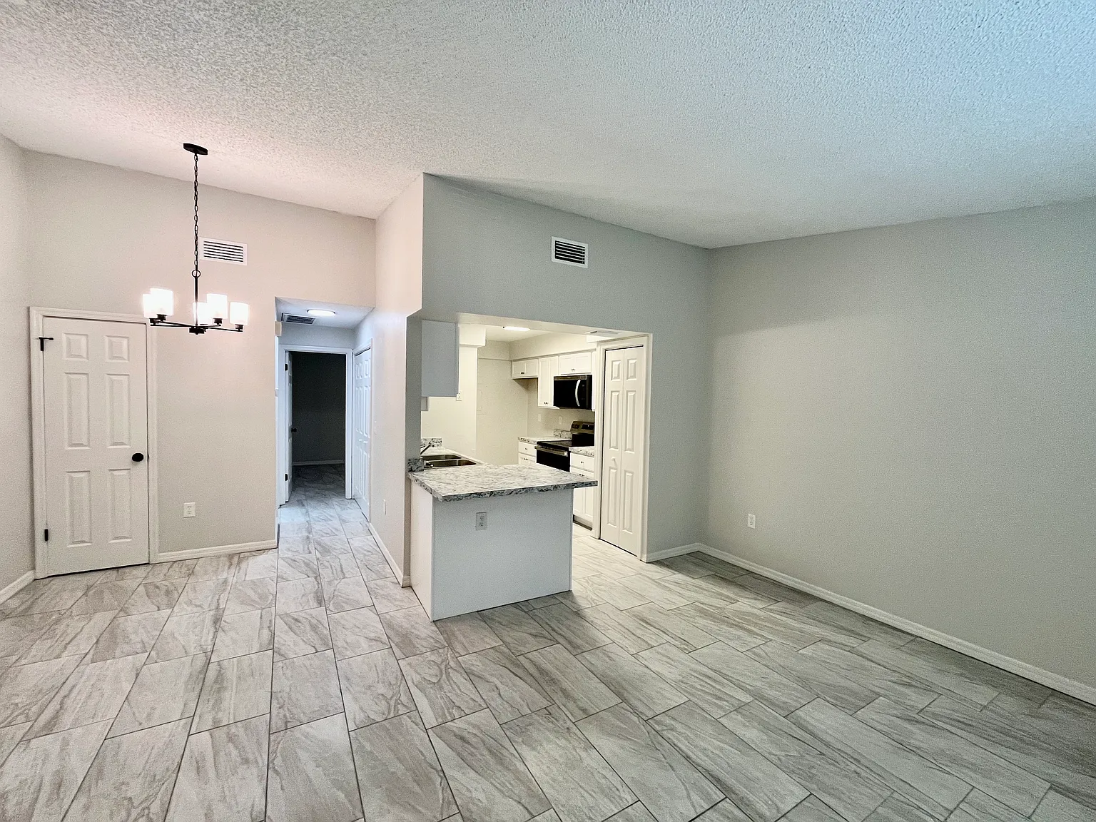 1 bed, 725 sqft, $1,250 — Photo 3