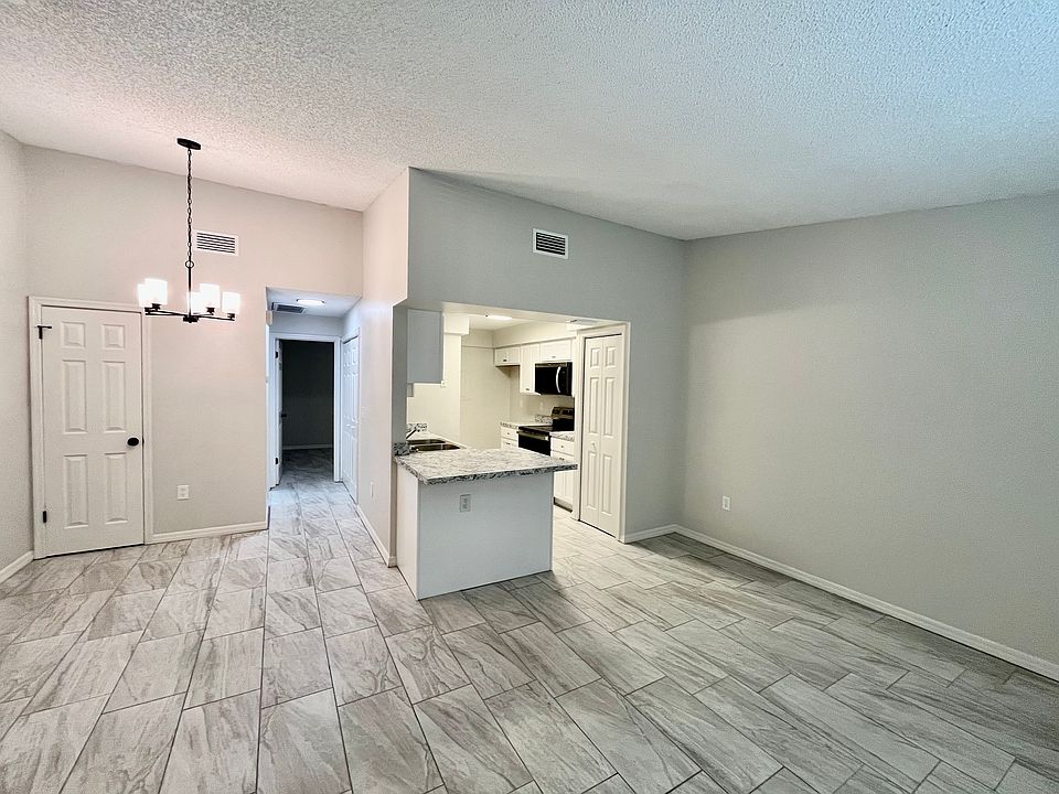 1st image of 1607 Crystal Park Cir